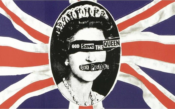 Royal style and gossip: tiaras galore and more!