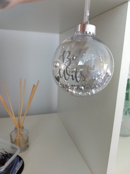Cute ways to tell family over Christmas?
