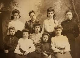 Am I just old or do half of 20-something year old girls look the flipping same?