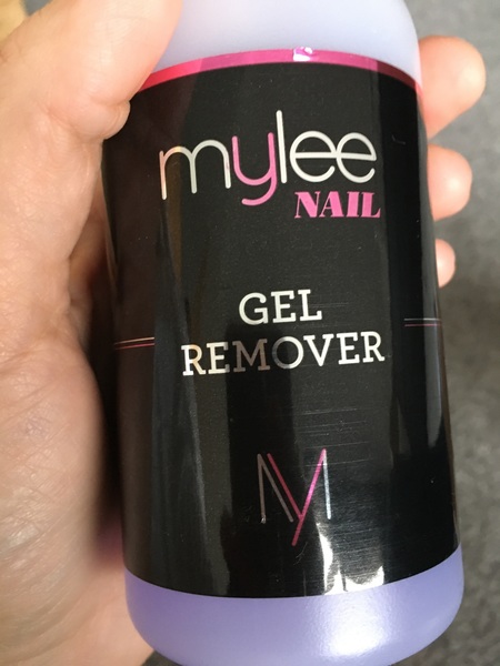 Removing gel nail polish