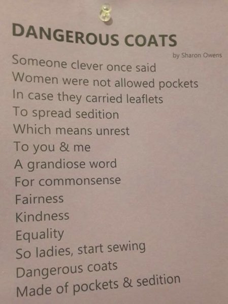 Pockets on women's clothes