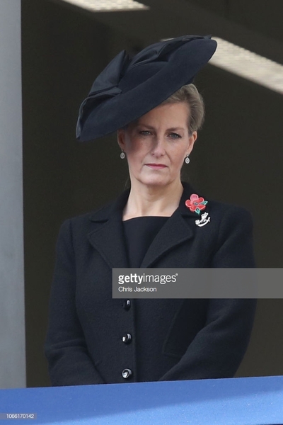 Royal style and gossip: tiaras galore and more!