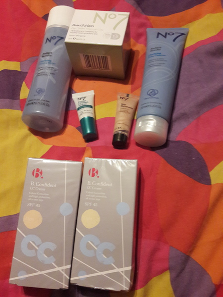 Countdown to  a Frugal Christmas, The Friendly Frugaleers still knitting,nattering and money saving!