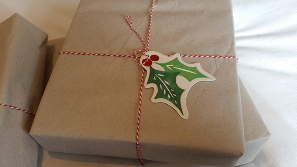 To be considering using tin foil as gift wrap?