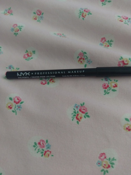 eyeliner pencil that stays put