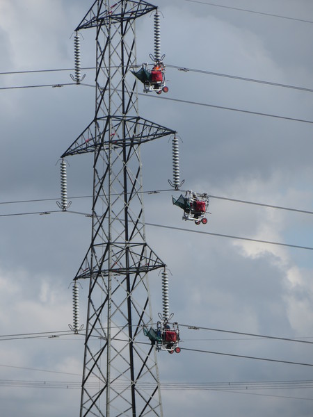 Help needed - Pictures of Electricity Pylons for autistic son.