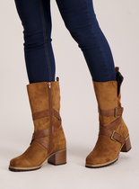 Tan boots or grey?