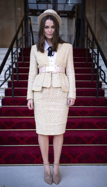 Royal style & gossip: more gowns, less frowns