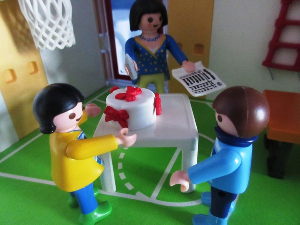 It's the Christmas season for the Playmobil people in our house...