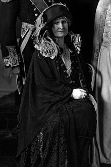 Royal style & gossip: give us this day our daily tiara...