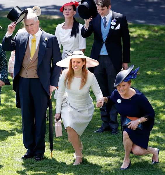 Royal style & gossip: more gowns, less frowns