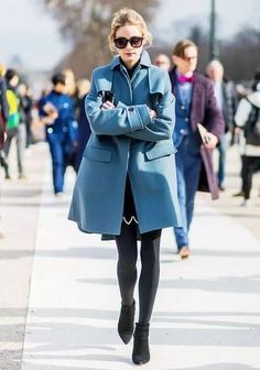 Les Parisiennes de Mamansnet: Blue Stockings are Back in Fashion