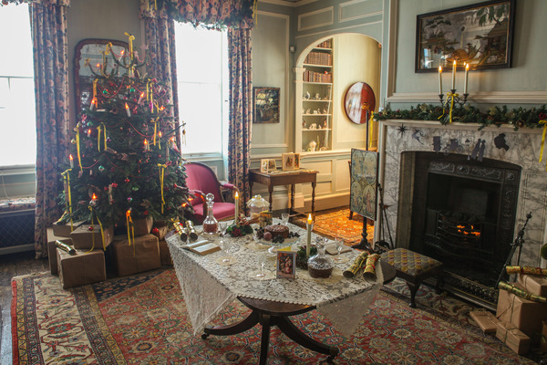 A Time Traveller's Christmas at Fenton House