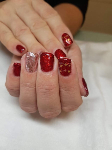 What do we think about accent nail manicures?
