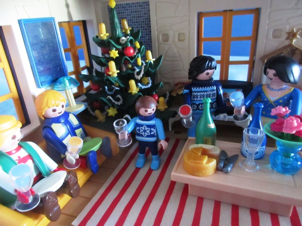 It's the Christmas season for the Playmobil people in our house...