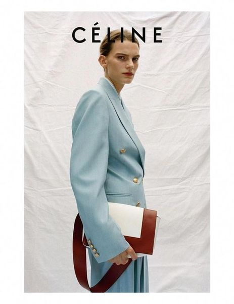 Les Parisiennes de Mamansnet: Blue Stockings are Back in Fashion