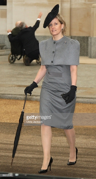 Royal style and gossips: gowns and crowns but please no frowns!