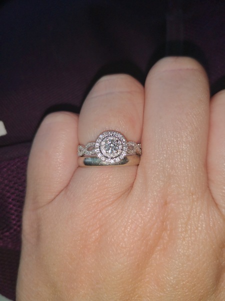 Show me your engagement rings!