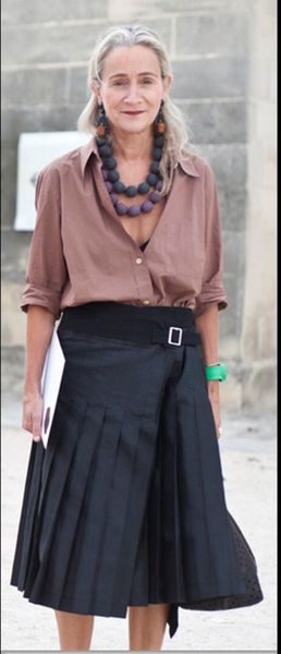 Les Parisiennes de Mamansnet: Blue Stockings are Back in Fashion