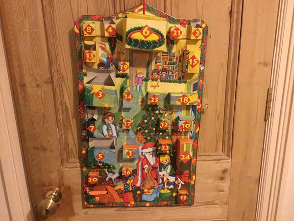 It's the Christmas season for the Playmobil people in our house...