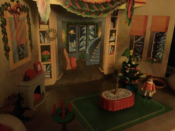 It's the Christmas season for the Playmobil people in our house...
