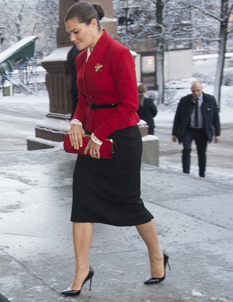 Royal style & gossip: Sandringham shots are coming, who will Prince Philip deck in the halls?