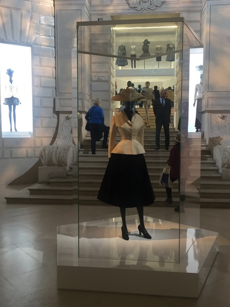 Royal style & gossip: more gowns, less frowns