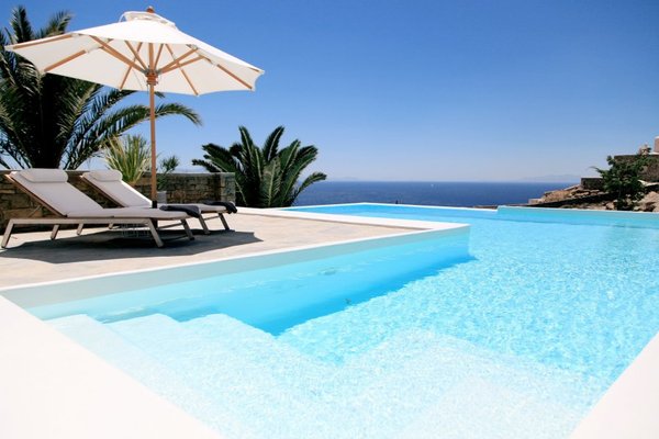 A week's accommodation in Mykonos (worth £5,800)
