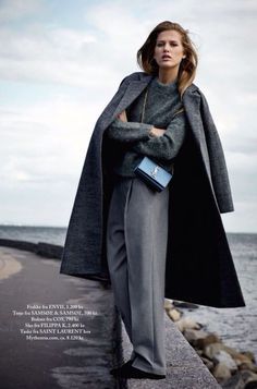 Les Parisiennes de Mamansnet: Blue Stockings are Back in Fashion