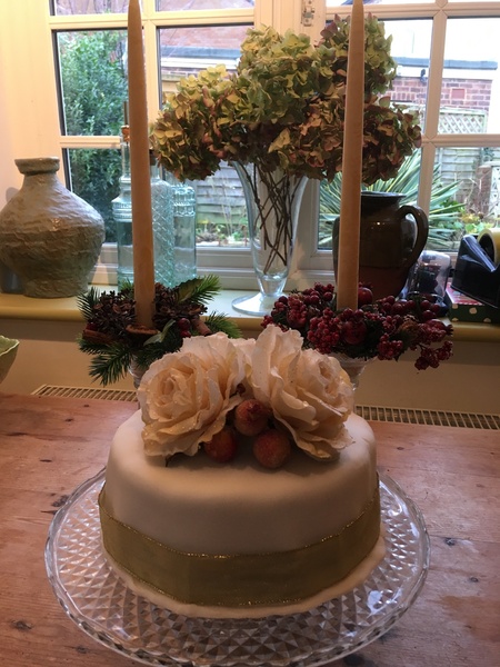 to show off my Christmas cake! It took me aaaaaaaaaaages :o) Anyone else want to post a pic of theirs?