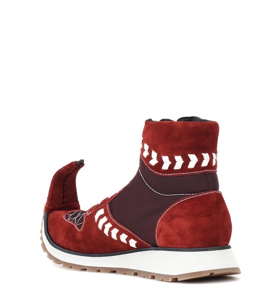 People really wear these?