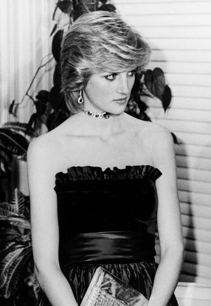 Royal style and gossips: gowns and crowns but please no frowns!