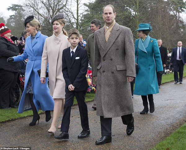 Royal style and gossips: gowns and crowns but please no frowns!