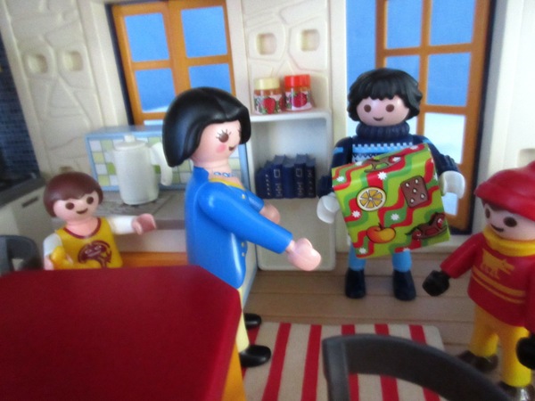 It's the Christmas season for the Playmobil people in our house...