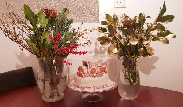to show off my Christmas cake! It took me aaaaaaaaaaages :o) Anyone else want to post a pic of theirs?