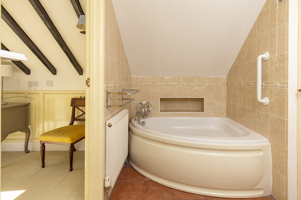 Anyone fancy helping me with my ensuite conundrum?