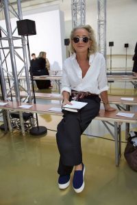 Les Parisiennes de Mamansnet: Blue Stockings are Back in Fashion