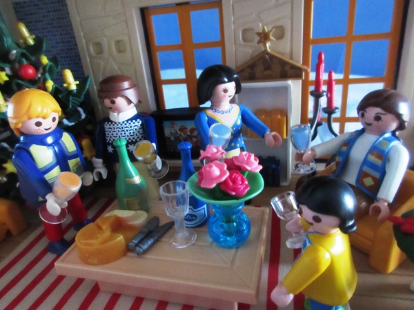 It's the Christmas season for the Playmobil people in our house...