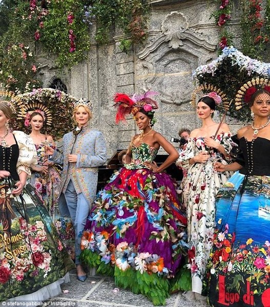 Royal style and gossips: gowns and crowns but please no frowns!