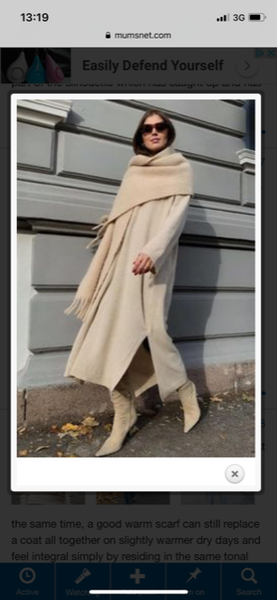 Les Parisiennes de Mamansnet: Blue Stockings are Back in Fashion