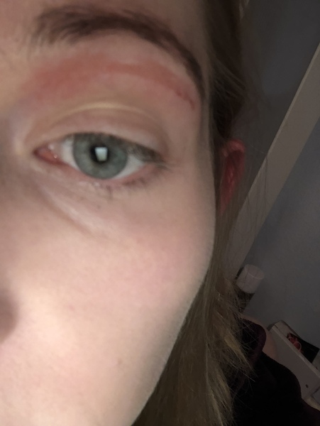 Calling all beauticians/HD brow artist AIBU?