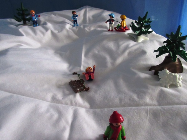 It's the Christmas season for the Playmobil people in our house...