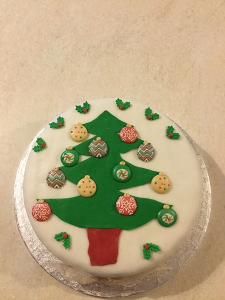 to show off my Christmas cake! It took me aaaaaaaaaaages :o) Anyone else want to post a pic of theirs?