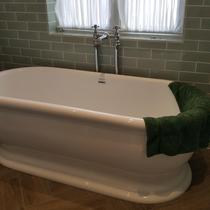 Do I really have to smash my brand new bath to move it?
