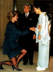 Royal style & gossip: more gowns, less frowns