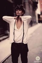 Les Parisiennes de Mamansnet: Blue Stockings are Back in Fashion