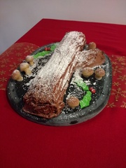 to show off my Christmas cake! It took me aaaaaaaaaaages :o) Anyone else want to post a pic of theirs?