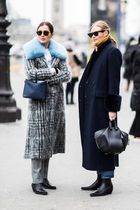 Les Parisiennes de Mamansnet: Blue Stockings are Back in Fashion