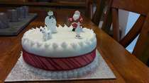 to show off my Christmas cake! It took me aaaaaaaaaaages :o) Anyone else want to post a pic of theirs?