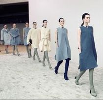 Les Parisiennes de Mamansnet: Blue Stockings are Back in Fashion